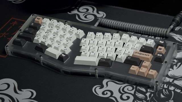 Ergonomic gaming keyboard with mechanical key.