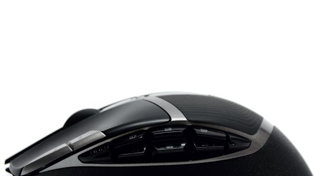 Side view of gaming mouse where the buttons can be seen