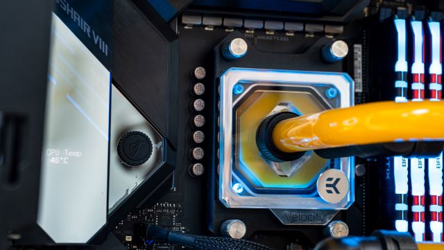 Modern liquid cooling system for gaming pc 