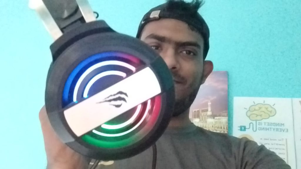 HAVIT H2026d Gaming Headset Holding by Sakib Mahmud a writer of RGB for Gamers website
